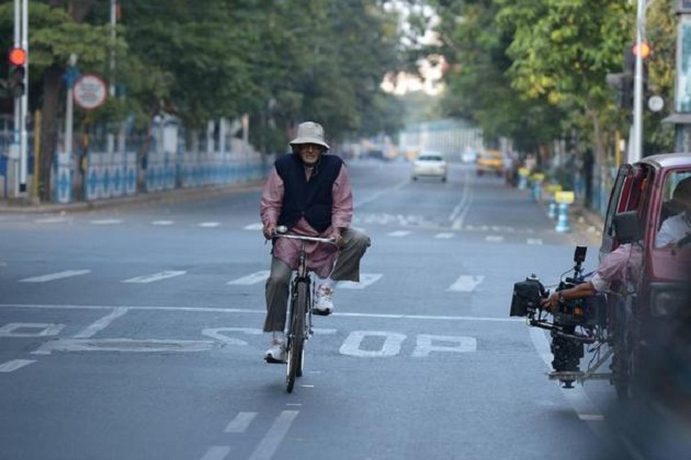 Amitabh Bachchan rides a bicycle for Piku