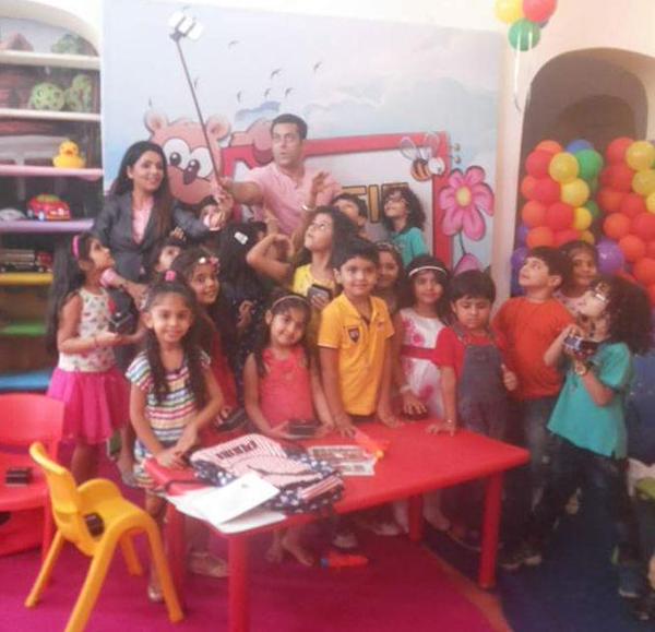 Xxx Salman Khan Ka Video - Salman Khan shoots 'Bajrangi Bhaijaan' promotional video with kids: Photos