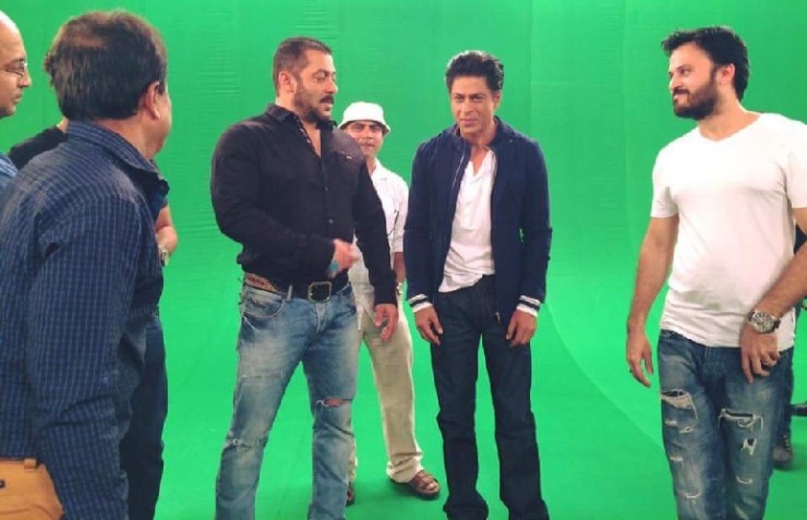 Salman Khan and SRK at Mehboob Studios for Bigg Boss 9 Promo Shoot