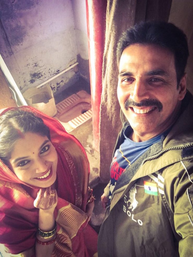 Akshay Kumar and Bhump Pednekar 