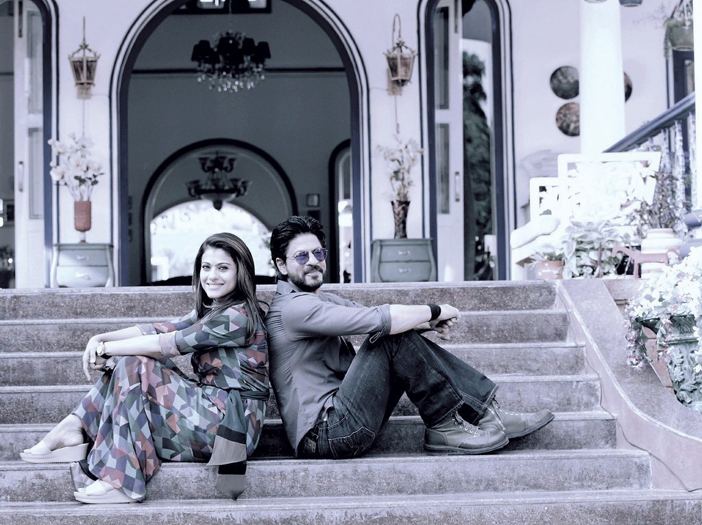 Shahrukh Khan, Kajol - Dilwale Movie Still